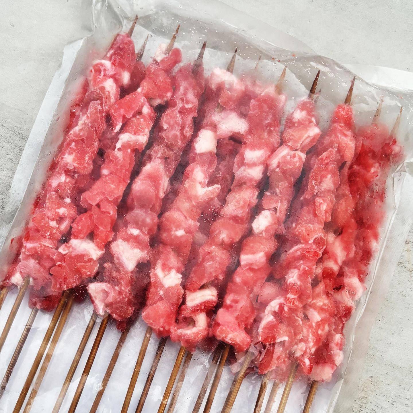 新品猪板筋串商用冷冻半成品猪里脊猪肉筋烧烤油炸小吃食材猪肉串