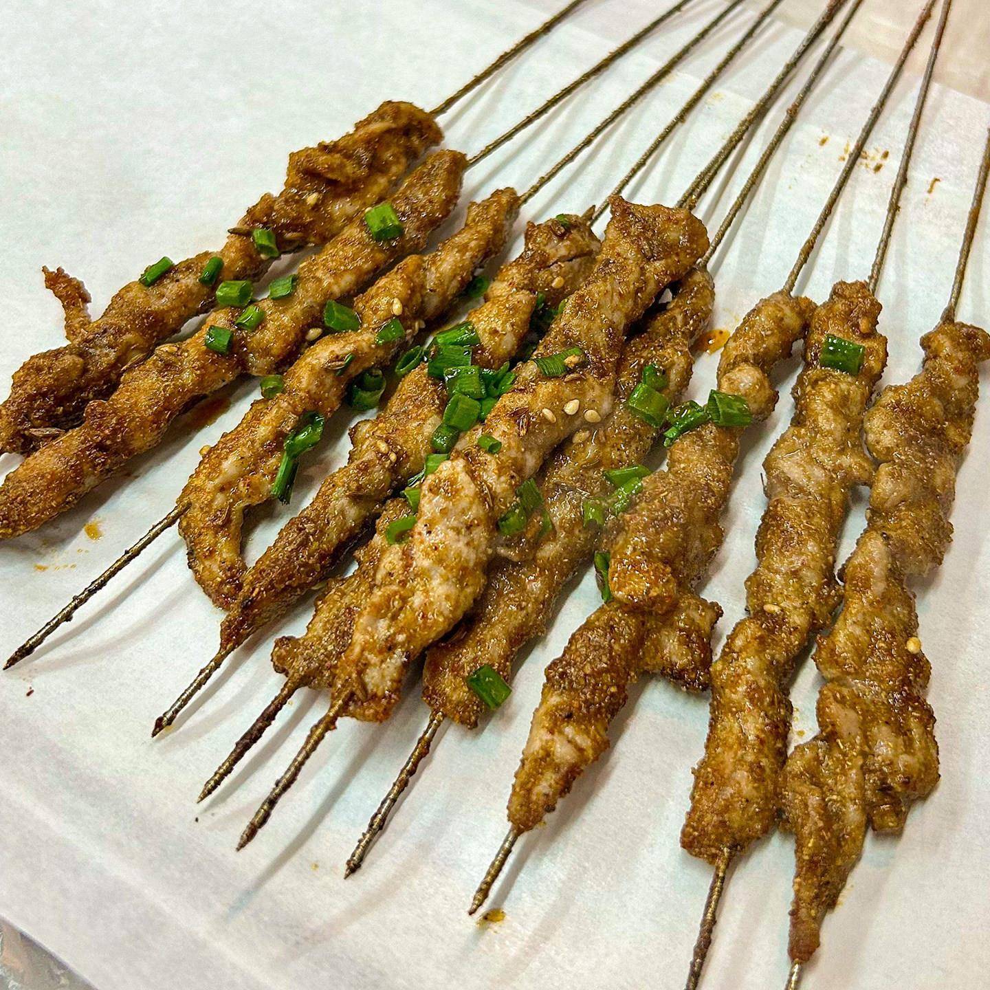 新品铁签徐州烤肉筋串商用冷冻半成品猪肉牛油风味串油炸烧烤食材