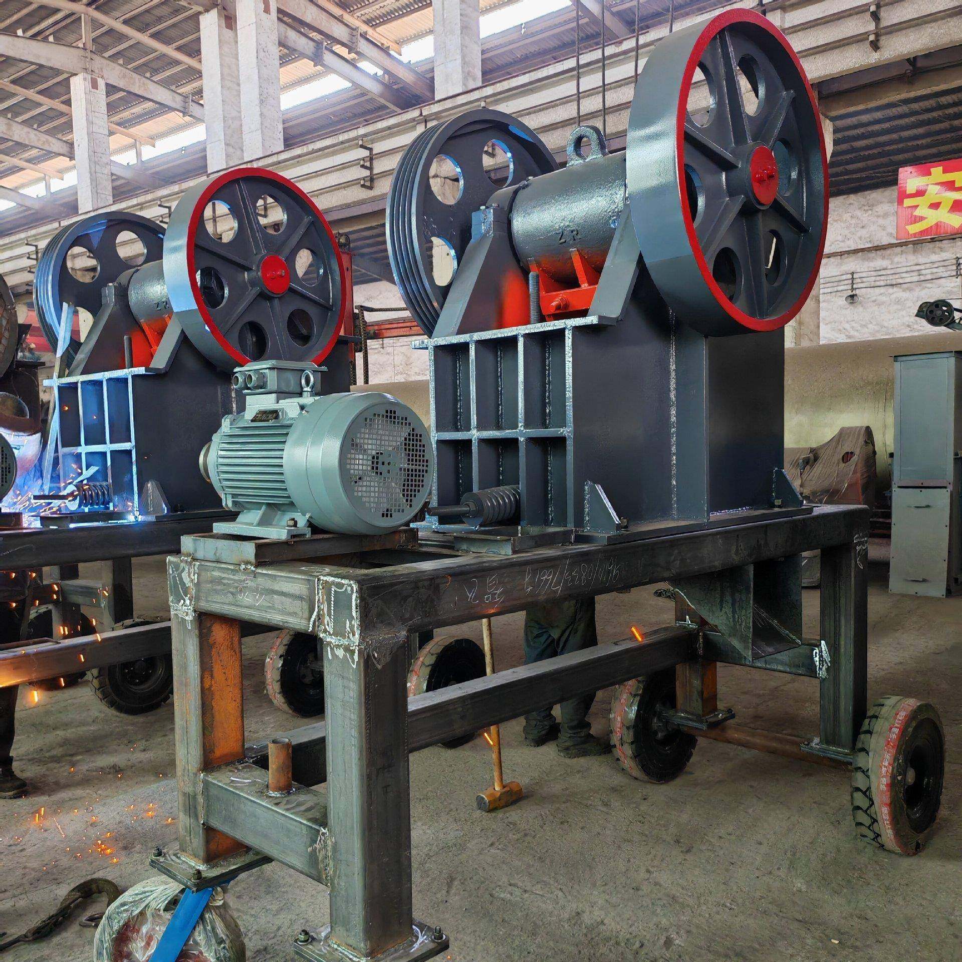 矿山开采设备花岗岩石灰石老虎碎石子机厂家小型移动PE鄂式破碎机,机械设备,破碎机,淘宝优惠券,粉丝福利购,淘宝优惠卷