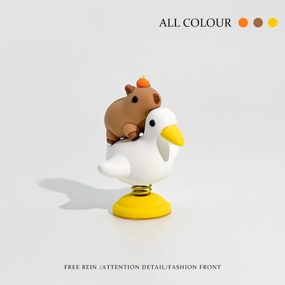 2025新款创意小众摇摇乐车载中控台摆件桌面解压电动车装饰品