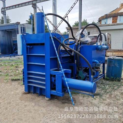 稻草秸秆打包装袋机三缸稻壳木屑打包机自走式秸秆粉碎打包机