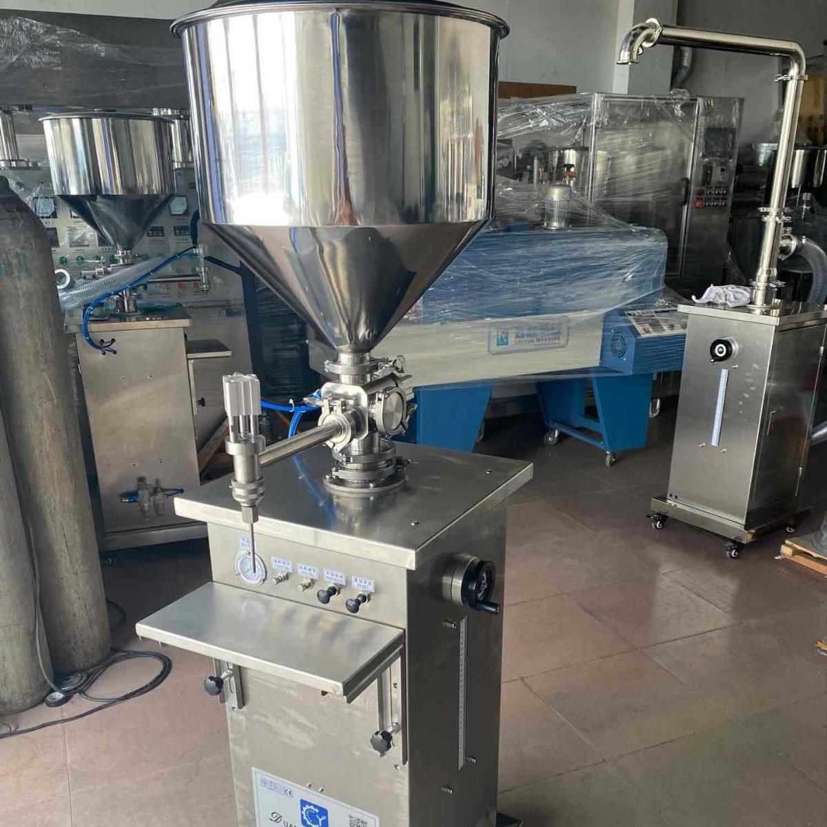 气动立式灌装机定量灌装机膏液两用灌装机化妆品乳霜灌装机