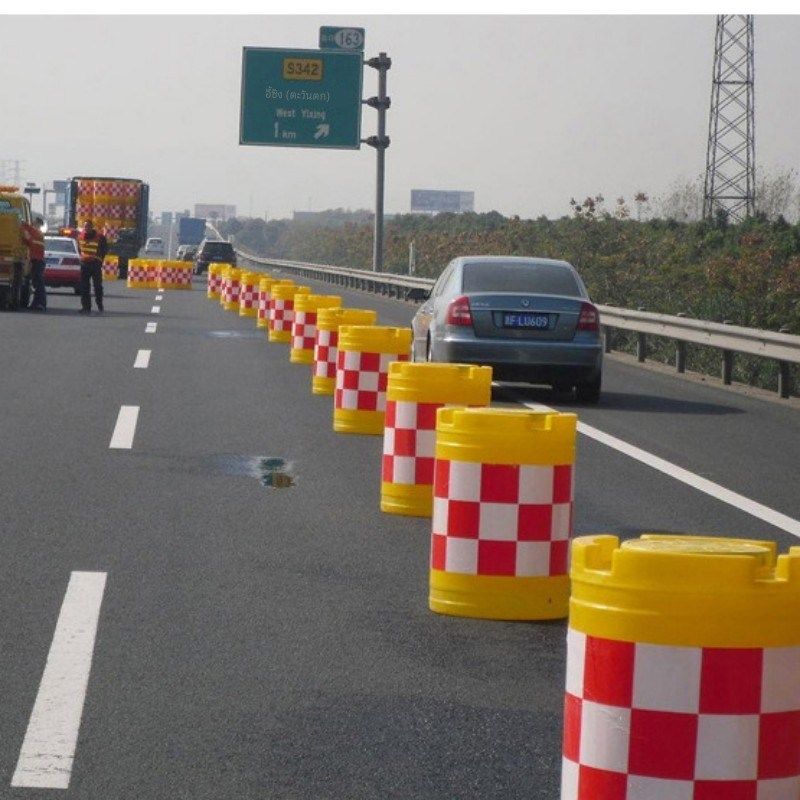 河南滚塑防撞桶塑料圆柱形隔离墩加厚反光注水路障800水马600防撞