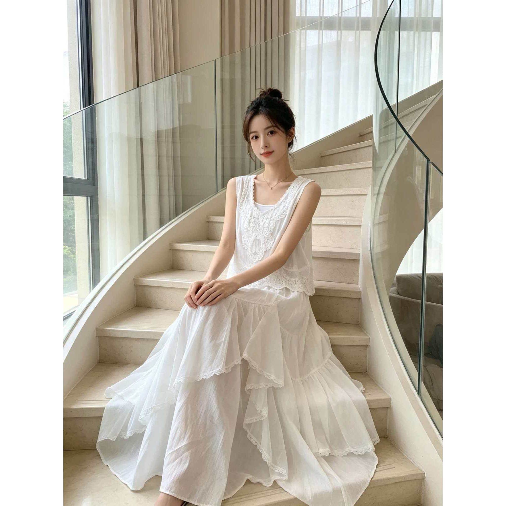 白色棉麻刺绣无袖背心不规则半身裙高腰显瘦两件套清新夏季新款