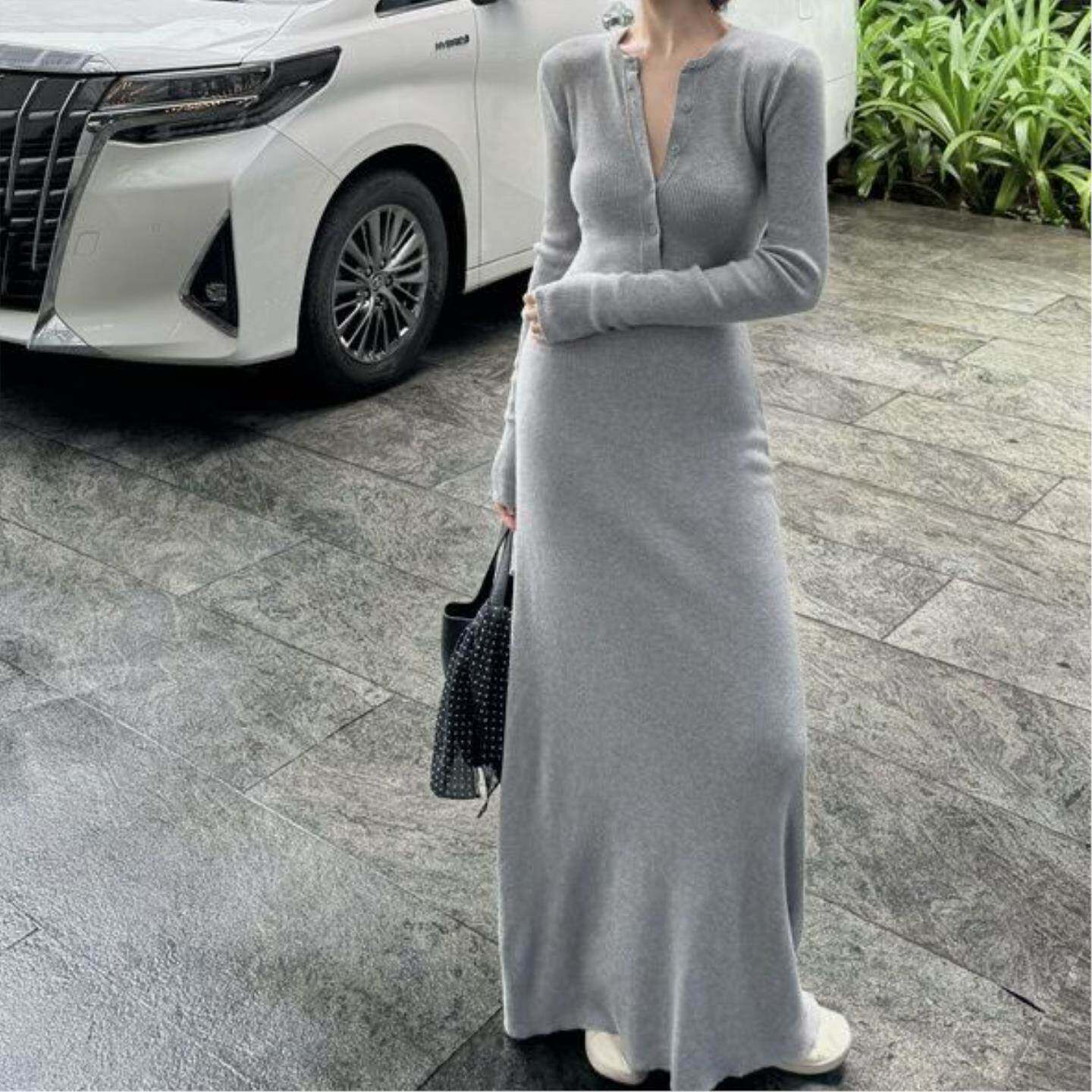 早秋高级设计感薄款时尚气质长袖针织连衣裙女收腰性感包臀长裙子
