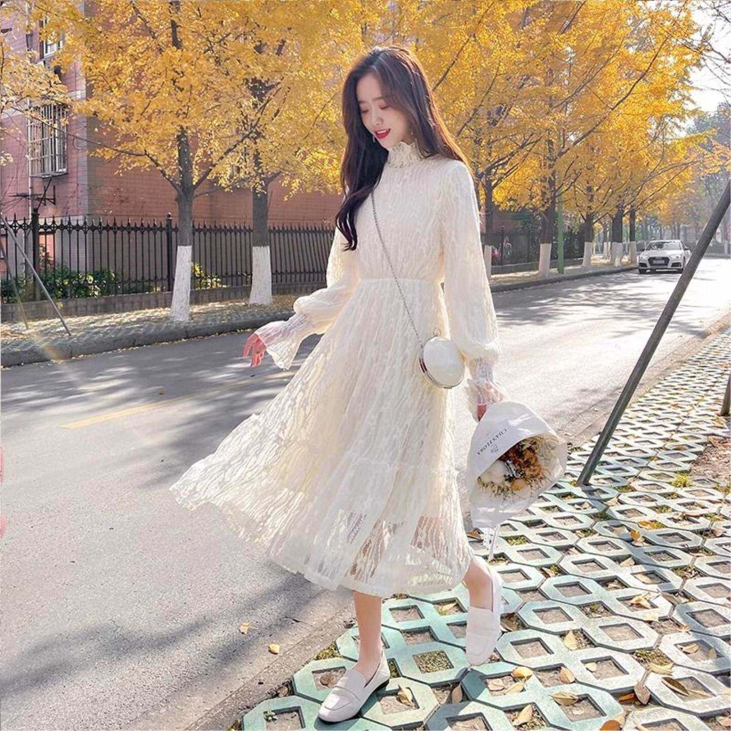 配大衣的内搭连衣裙女春夏加绒加厚2026裙子蕾丝打底仙女裙中长款