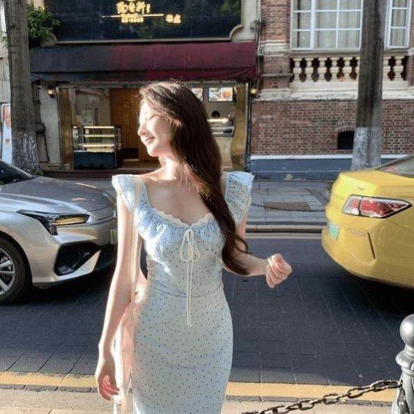 法式温柔风蓝色波点荷叶边连衣裙女夏季新款度假风甜美气质长裙子