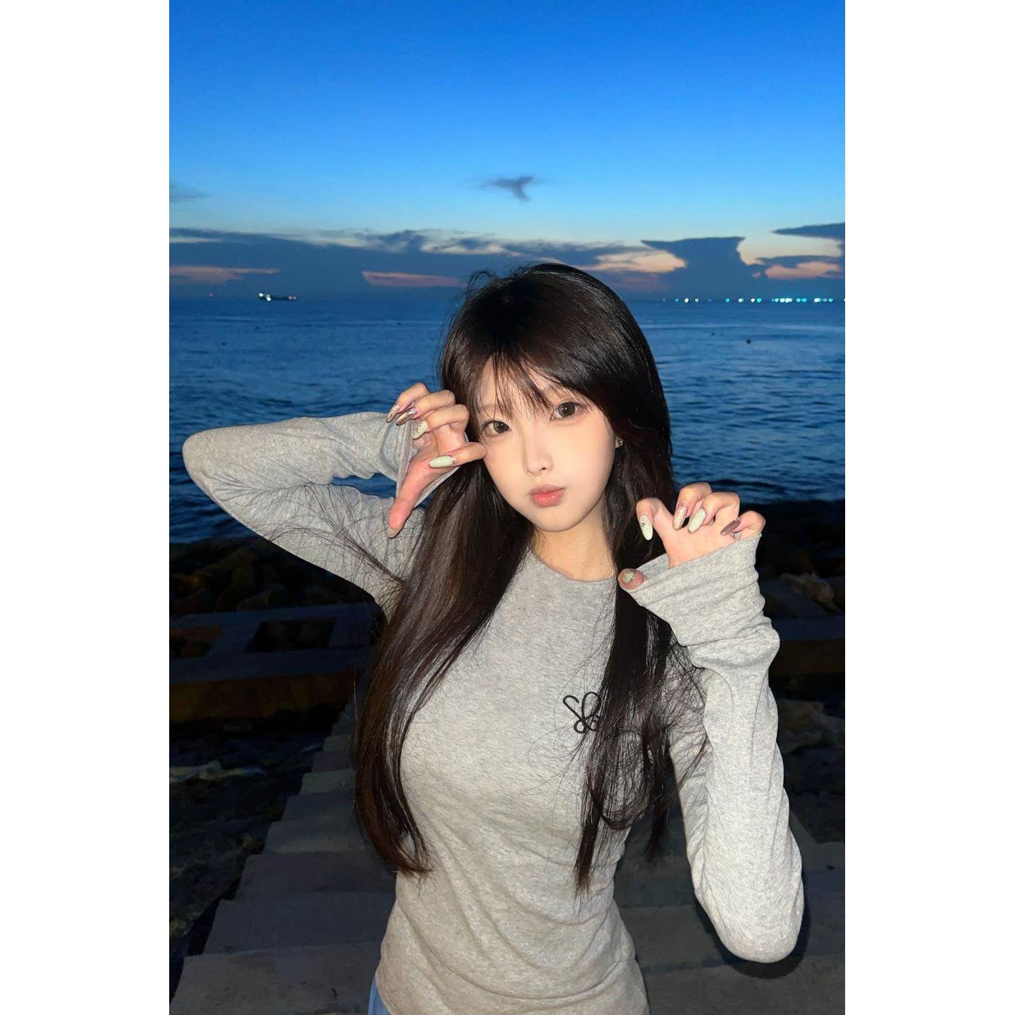 韩版潮牌纯欲辣妹长袖圆领正肩t恤女秋冬休闲修身显瘦打底衫上衣