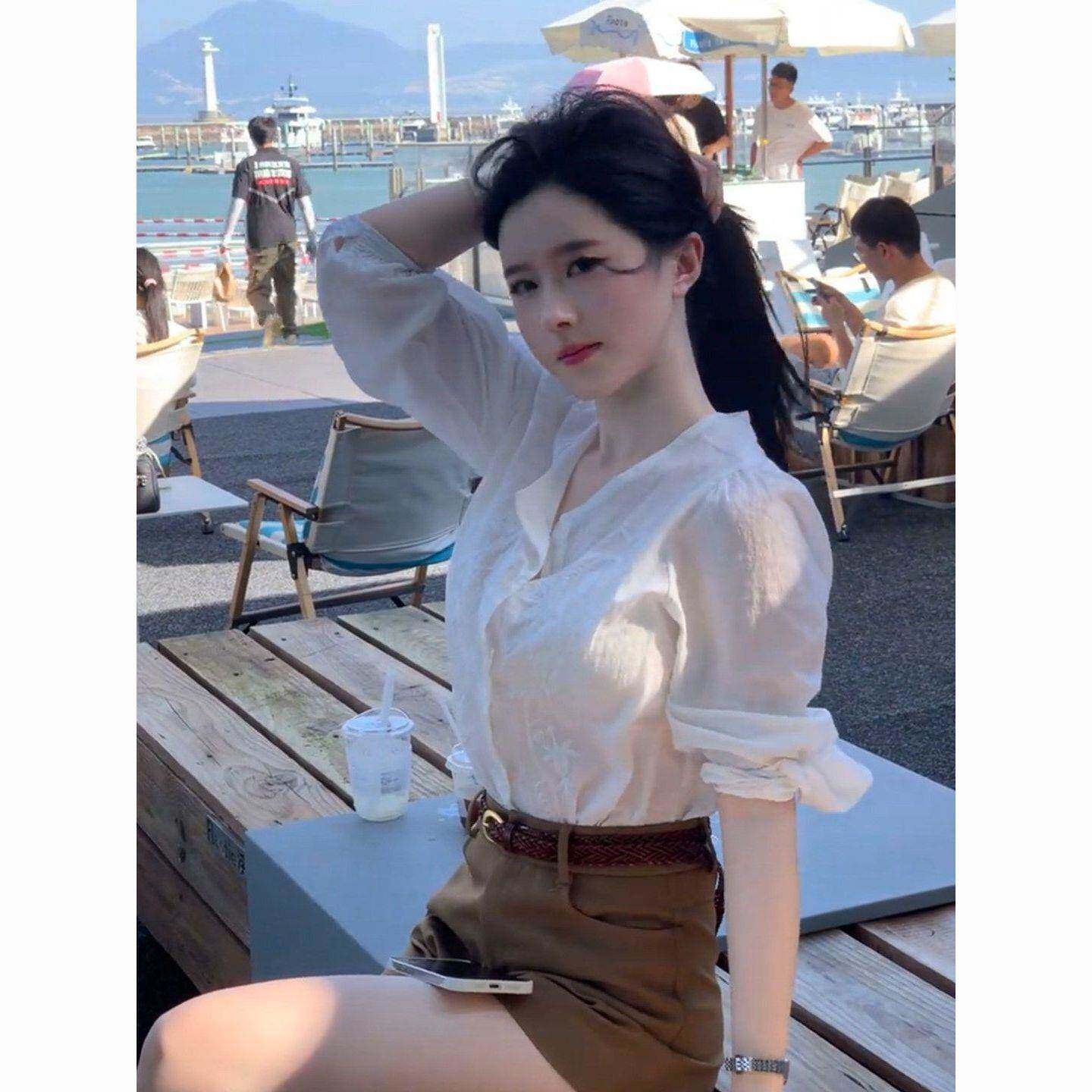 温柔风气质名媛小众长袖衬衫女装2026秋冬新款设计感白色防晒上衣