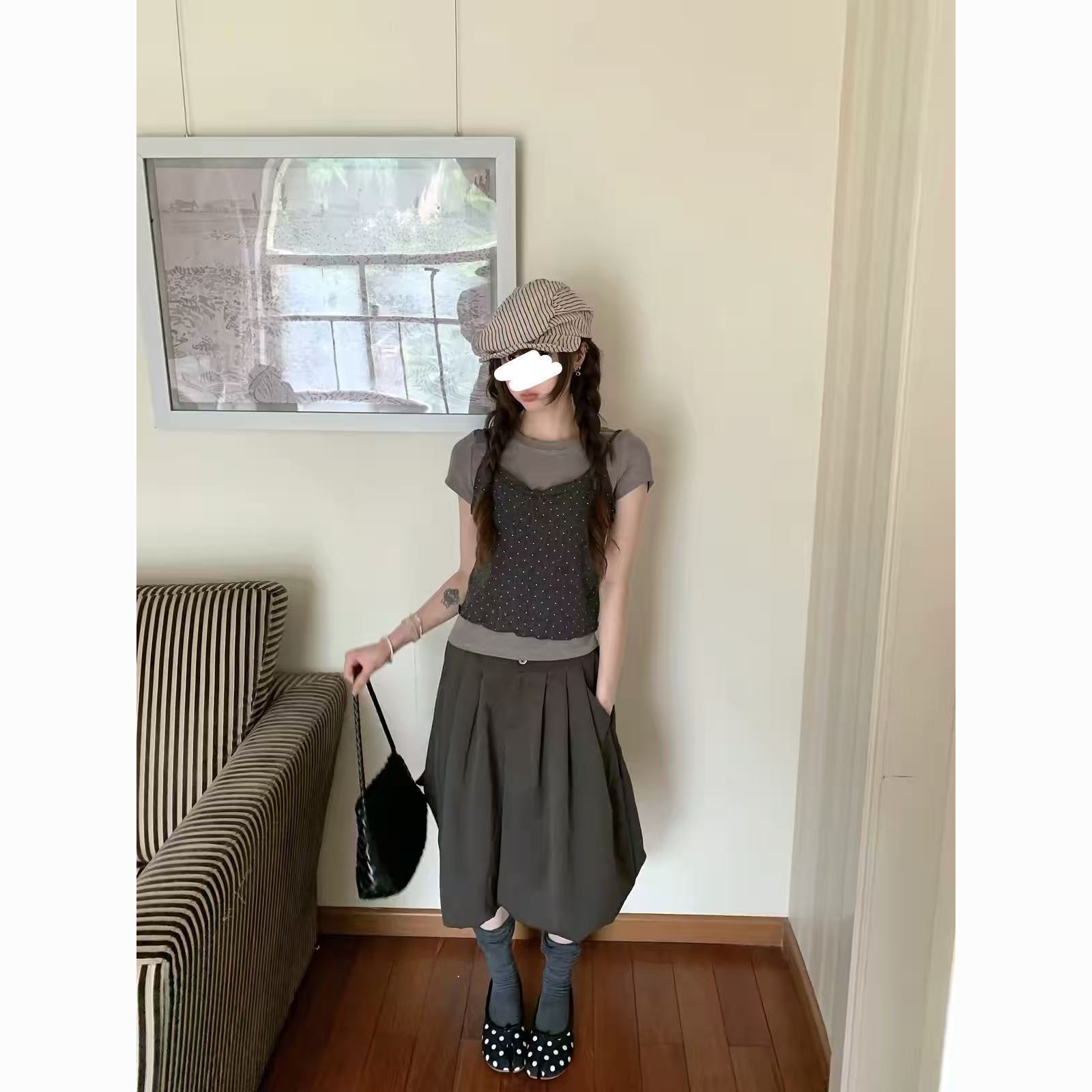 大码韩系穿搭灰色套装女夏季新款小众波点木耳边吊带背心叠穿短袖