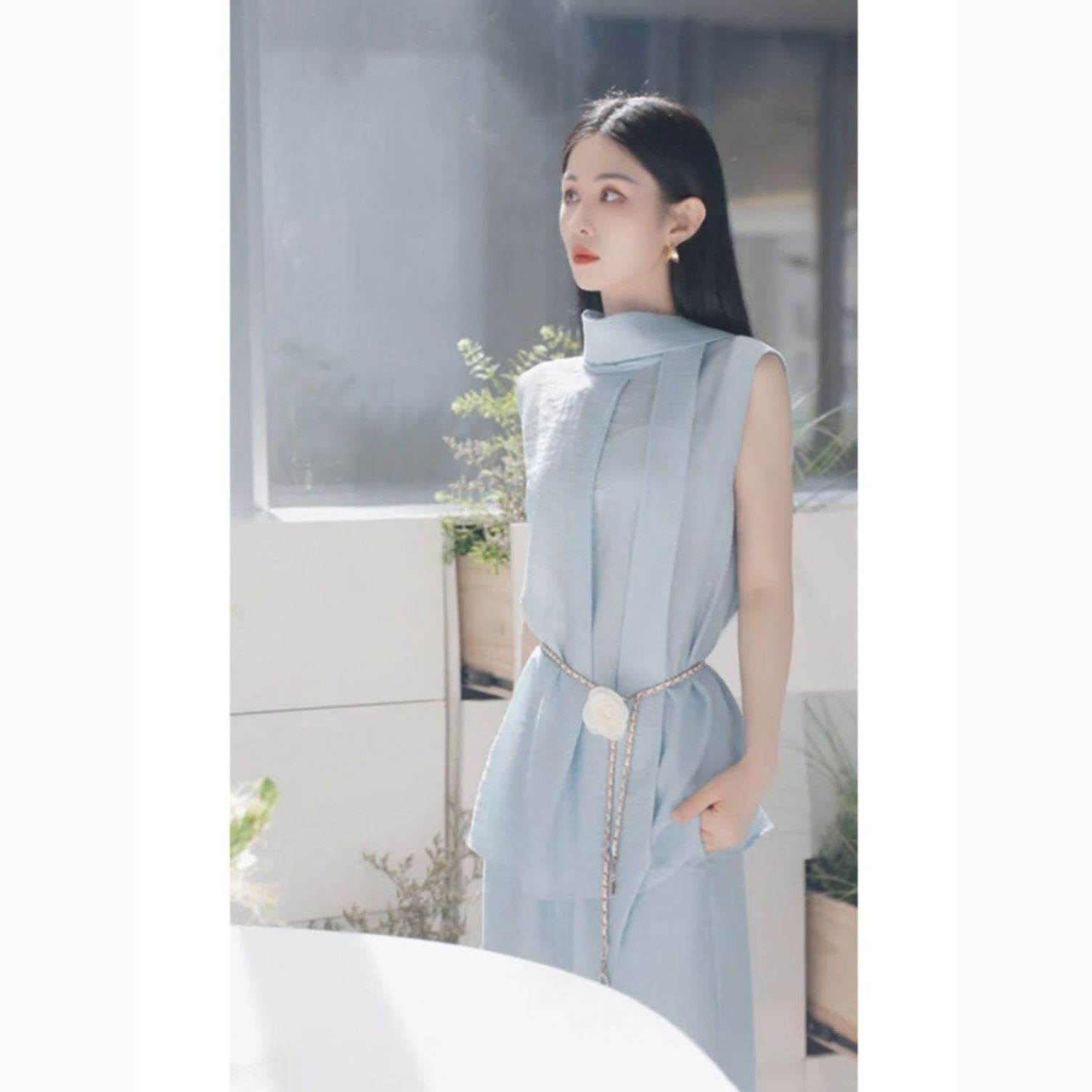 夏装搭配一整套舒适洋气减龄时尚干练气质女装蓝色无袖衬衫套装女