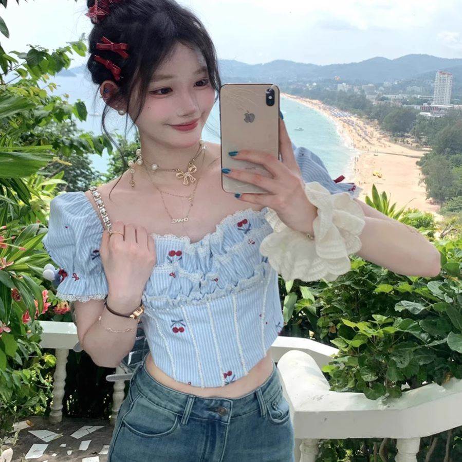 法式复古宫廷风蕾丝拼接泡泡袖衬衫夏季新款气质收腰显瘦上衣女