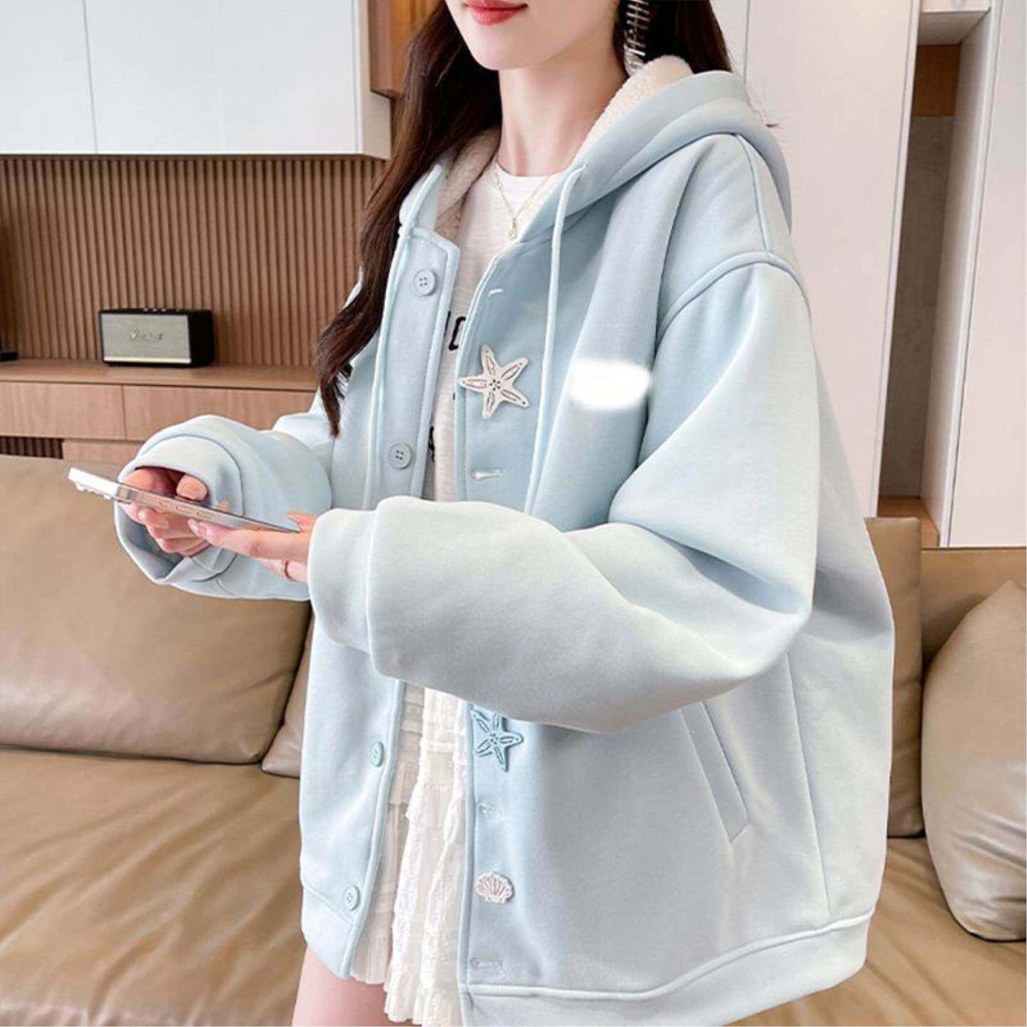 韩系独特漂亮蕾丝边连帽卫衣女初春宽松慵懒风奶蓝色纽扣开衫外套