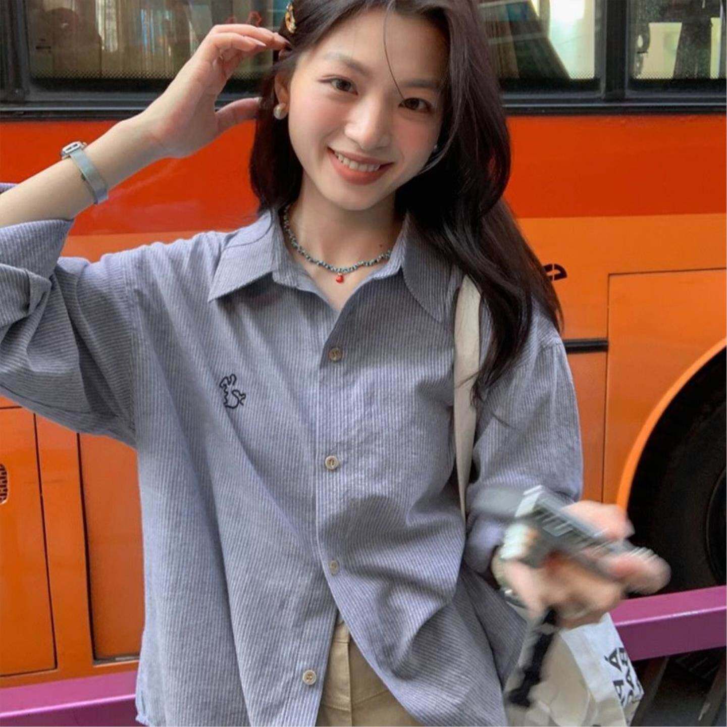 小个子韩版刺绣蓝条纹衬衫女长袖慵懒风宽松百搭通勤休闲别致上衣