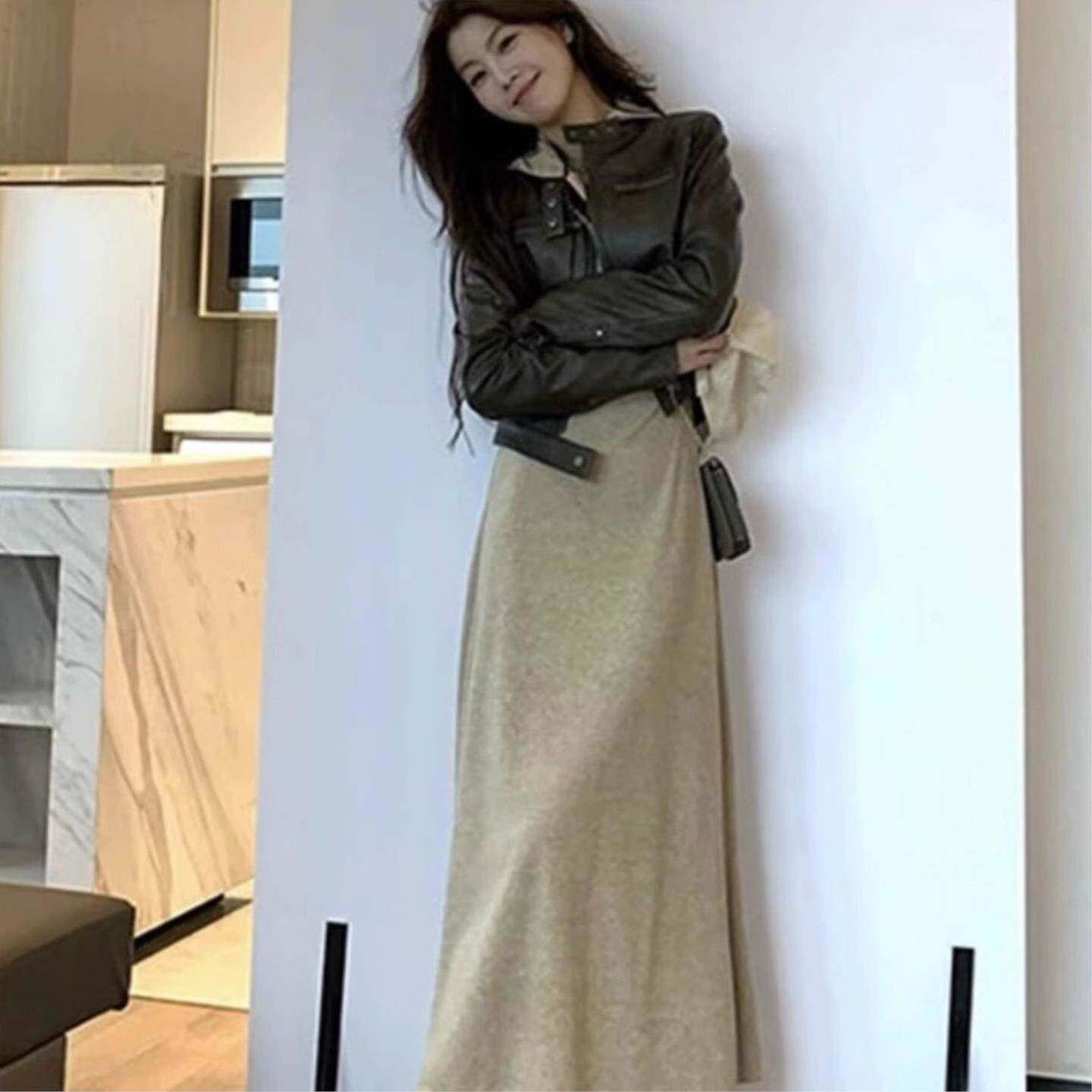 暖系设计感连帽长袖针织连衣裙女春夏新款修身显瘦百搭气质长裙子