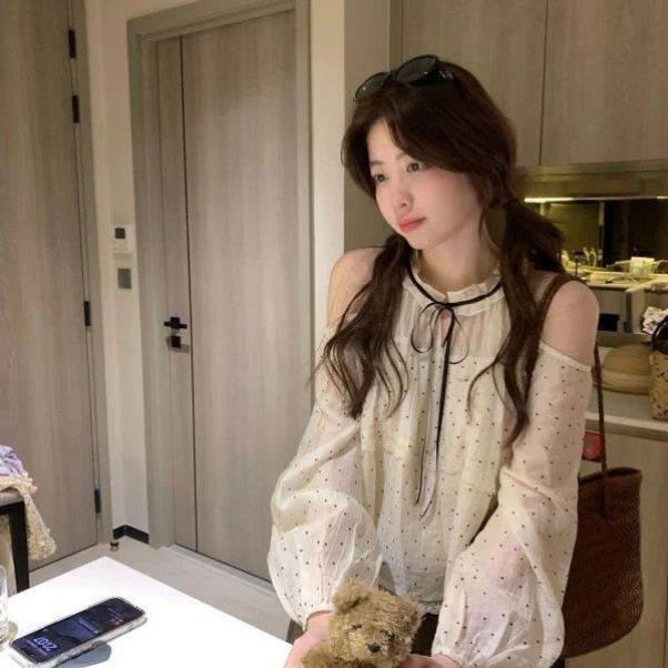 法式甜美风露肩蝴蝶结波点衬衫女2026春季新款长袖荷叶边淑女上衣