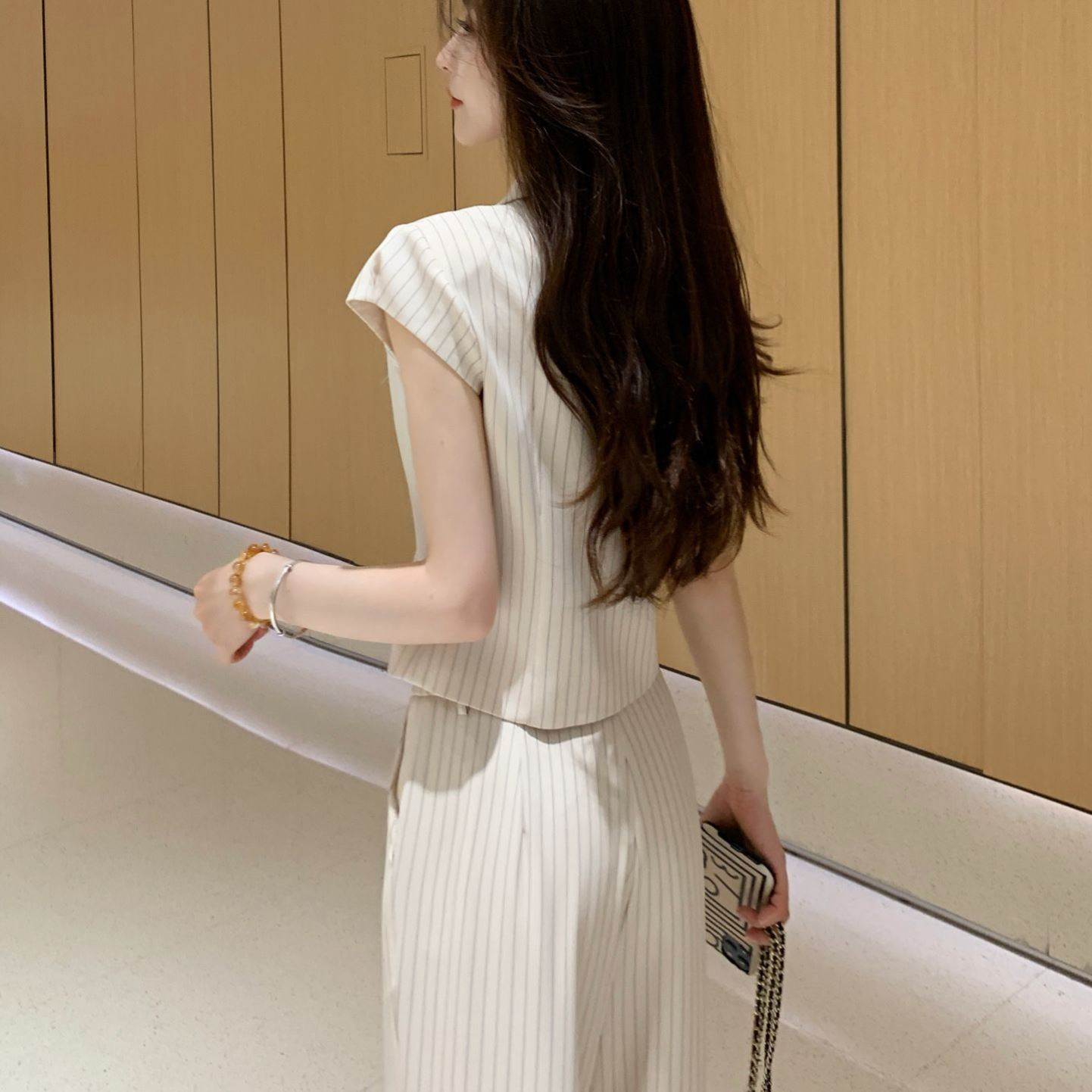 夏装职业小香风套装女2026显瘦减龄韩系运动休闲条纹阔腿裤两件套