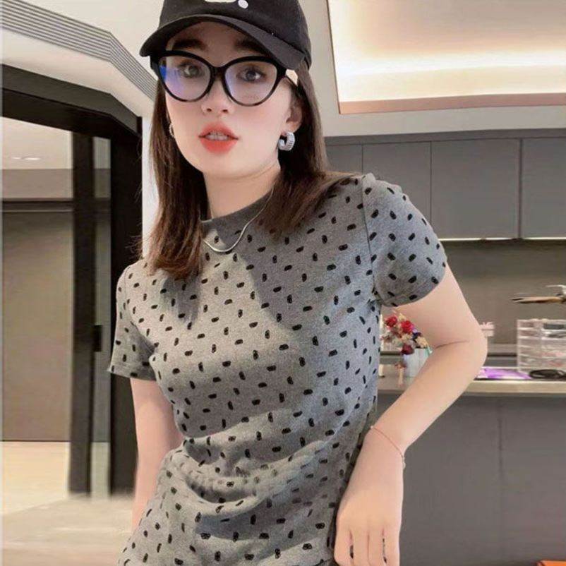修身显瘦波点短袖上衣女2026夏季新款时尚气质独特别致高级感T恤