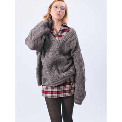 复古V领宽松羊毛毛衣麻花