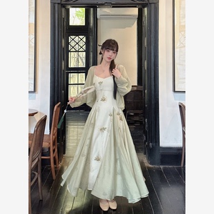 青青子衿~新中式中长款绣花吊带连衣裙女温柔盘扣开衫裙子两件套