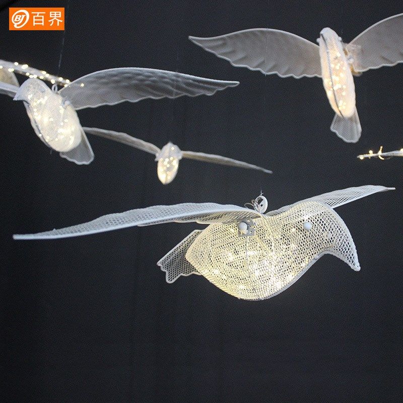 百界新款铁艺发光飞鸟吊顶装饰婚庆道具带翅膀空中舞台挂件婚礼