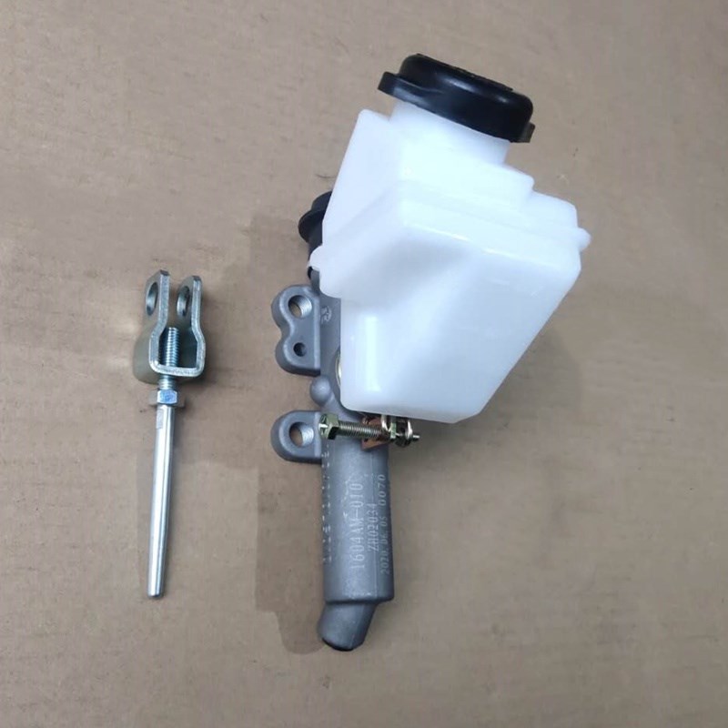 湖北大运致胜锐胜汽车驾驶室离合器总泵离合助力器总泵带油壶