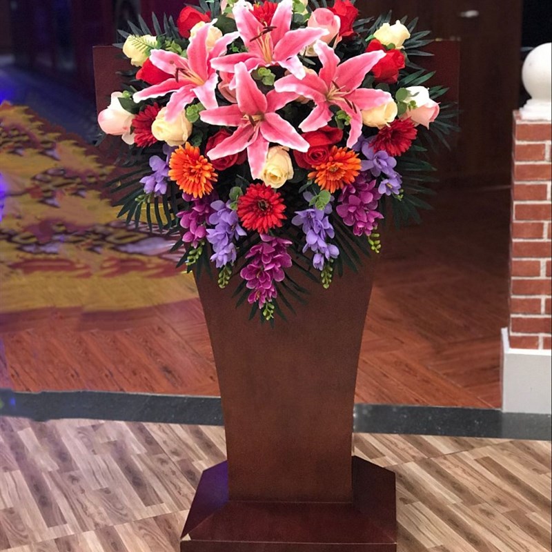 讲台花仿真花演讲台花束席台假花挂式下垂仿真绢花会议桌花摆花