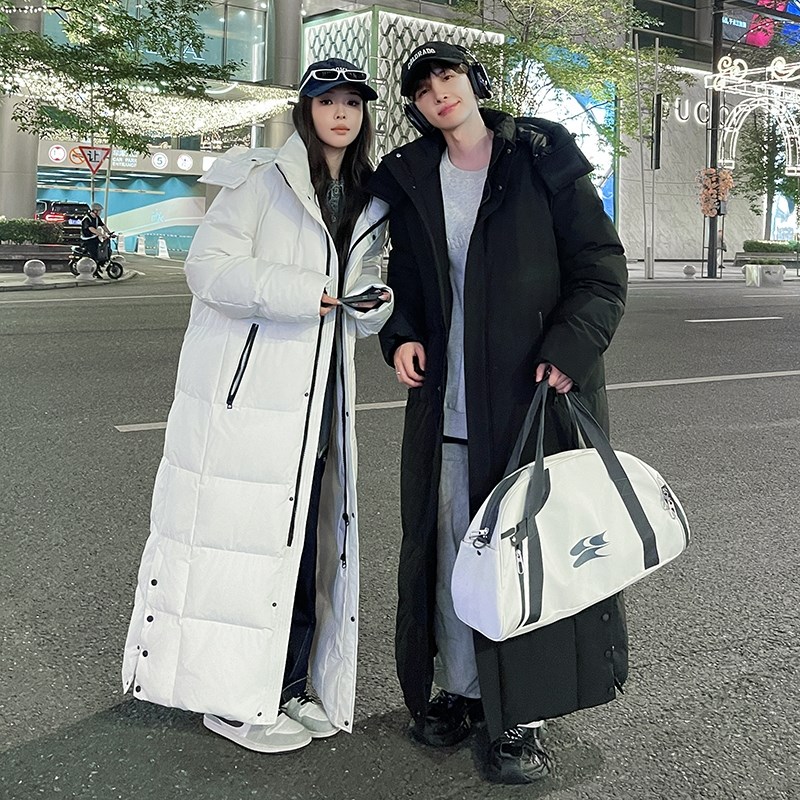 反季中戏长款羽绒服情侣校服2024新款冬季加P厚男女过膝白鹅绒外