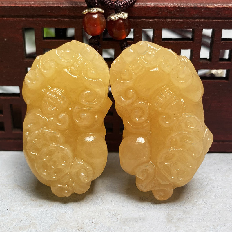 天然米黄玉三钱貔貅吊坠糖色挂件