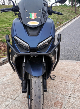 适用于龙嘉Vmax300保险杠前护杠改装配件货架尾箱架脚踏板防摔杠