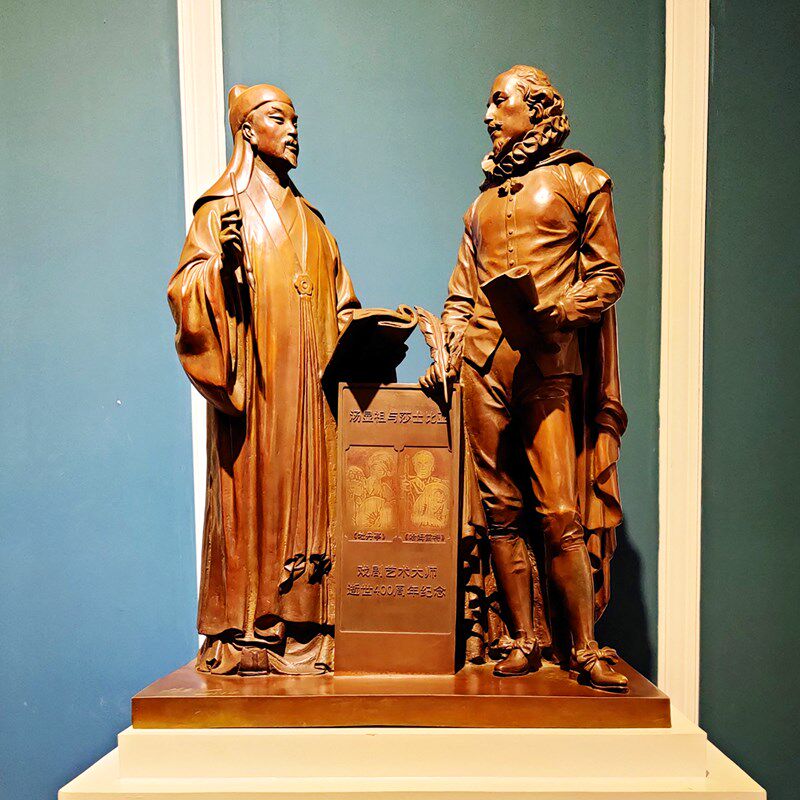 西方人物铸铜雕塑定制校园建筑教堂园林欧式景观青铜雕像厂家