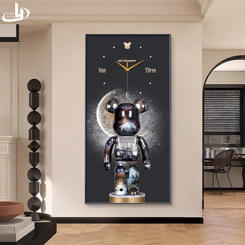 暴力熊玄关装饰画钟表轻r奢高级感入户走廊挂画潮玩创意时钟壁灯图片