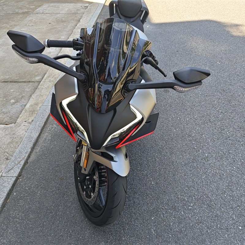 22-2款r风挡改装件加高前挡风r单摇臂竞技风挡通用