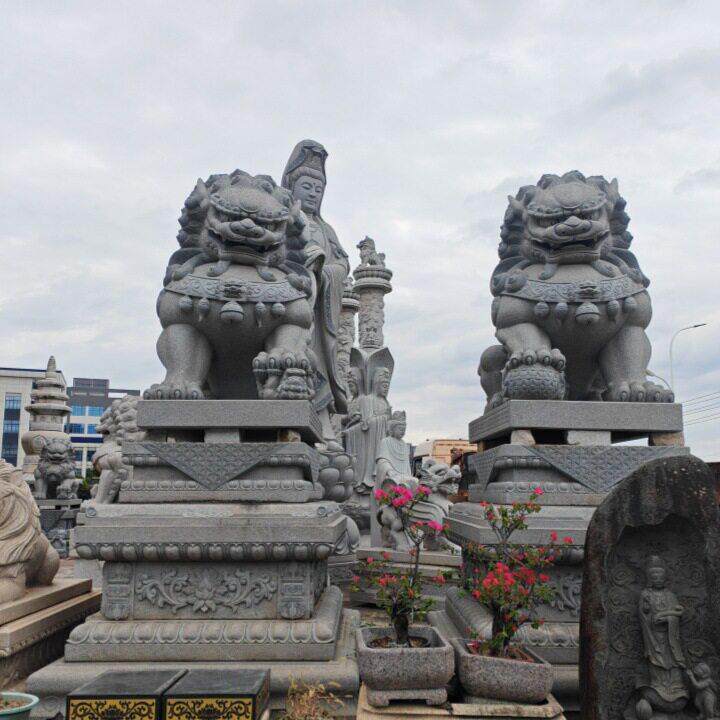 石雕狮子镇宅摆件寺庙门口青石芝麻黑北京狮子石头狮子祠堂一对