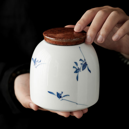 纯手绘蝴蝶兰花茶叶罐陶瓷茶仓家用中式高档普洱密封罐小号存储罐