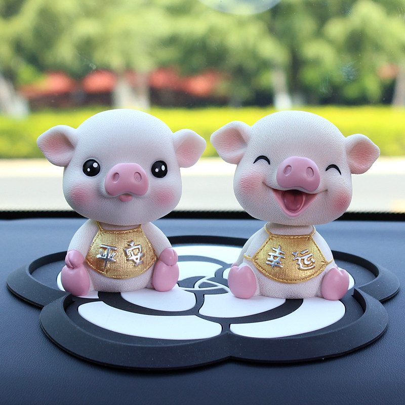 创意汽车摆件可爱男女个性摇头小猪车载装饰车上车内饰品摆件高档