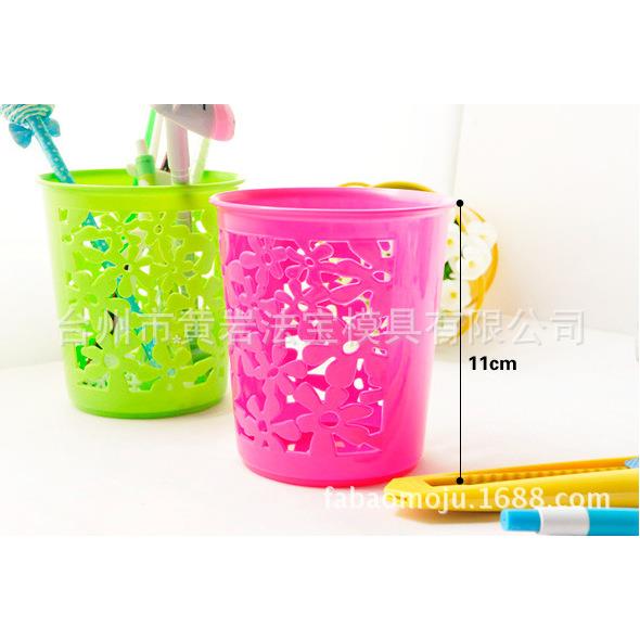 面迷你可爱糖果色笔筒收纳盒镂空雕花整理杂物篮塑料模具