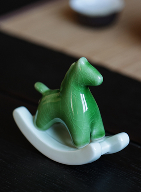 创意陶瓷绿马摆件 趣味可爱摇摇马 客厅 书房 茶室桌面装饰品摆设