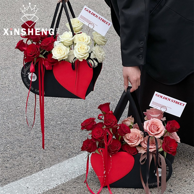 芯苼 手提爱心形皮盒鲜花束插花礼品盒装饰摆件品花艺diy包装材料