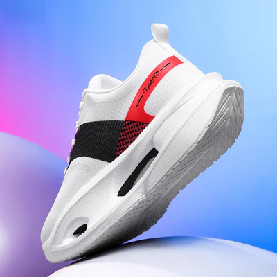 夏季飞电5U跑步鞋男影PB5