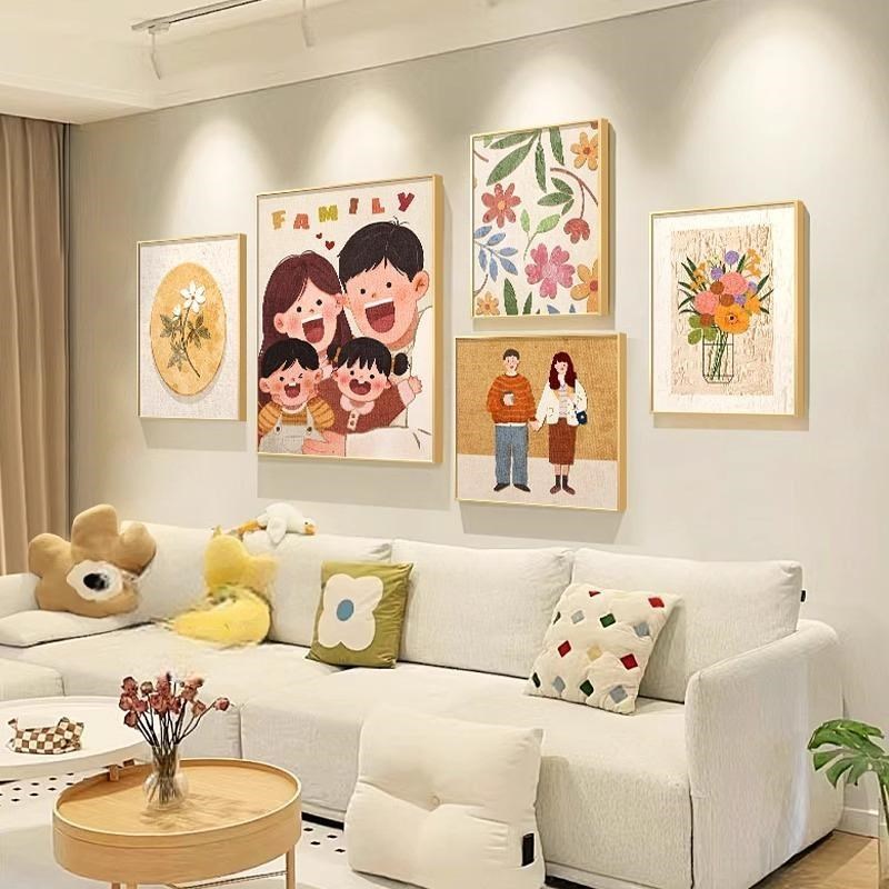 奶油风一家人客厅装饰画卡通全家福组合壁画高级感沙发背景墙挂画