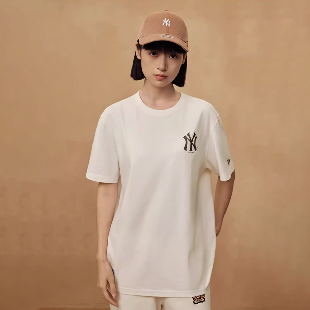 NewEra纽亦华男女款卡其色t恤百搭短袖上衣NY印花MLB春夏13774281