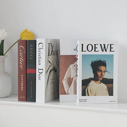 INS封面人物彷真书假书盒网红服装店拍照道具摆设玄关装饰品摆件