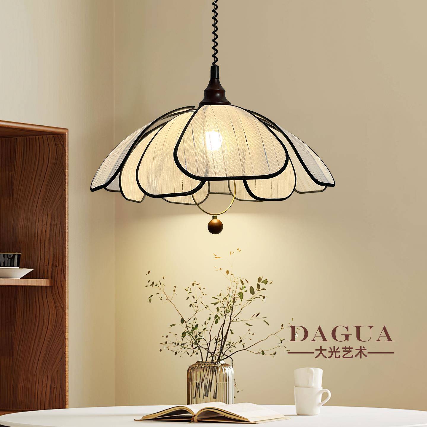 法式复古奶油风花瓣吊灯侘寂中古风高级感升降吧台灯胡桃木餐厅灯