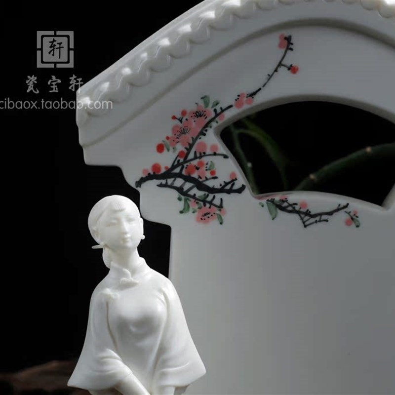 一枝春明清古典雅致人物仕女美女陶瓷手绘梅花仕女工艺品礼品摆件