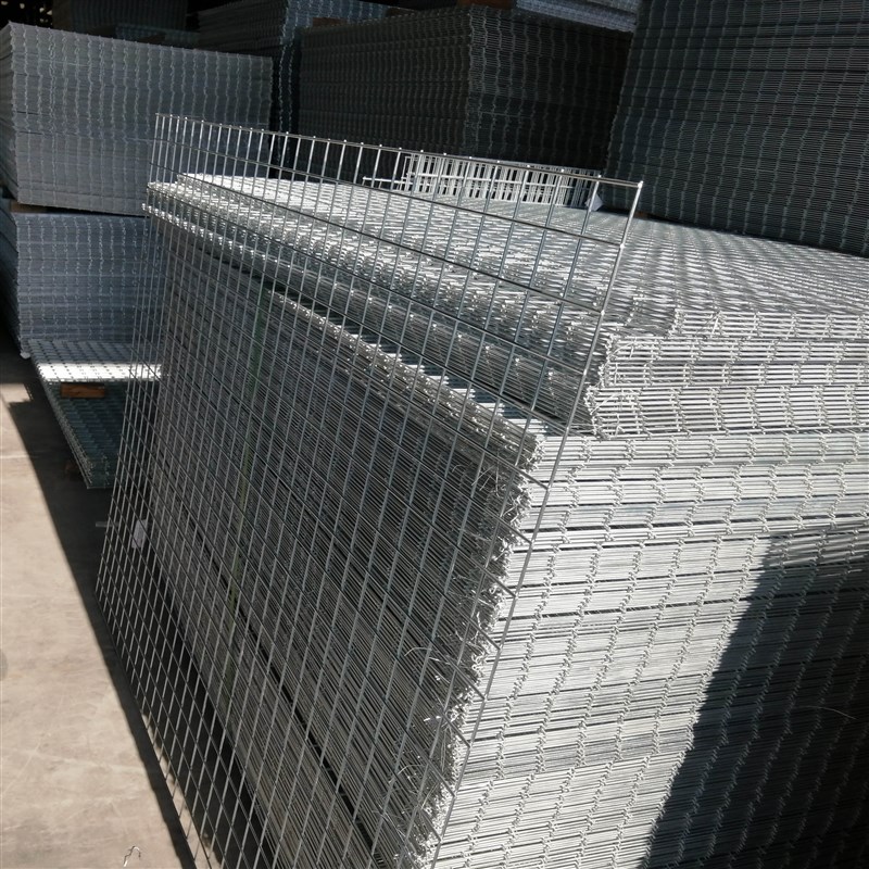 镀锌铁丝网加粗电焊网片围栏网鸽舍狗笼子底网装饰网格养殖隔离网