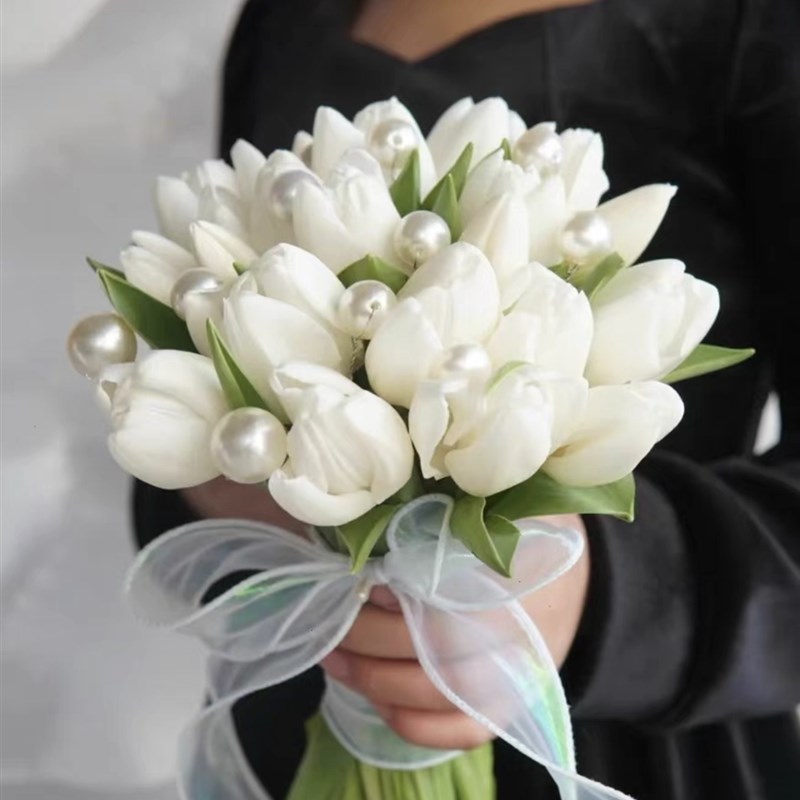 高级仿真花婚礼手捧花法式清新摄影新娘情侣领证郁金香珍珠马蹄莲