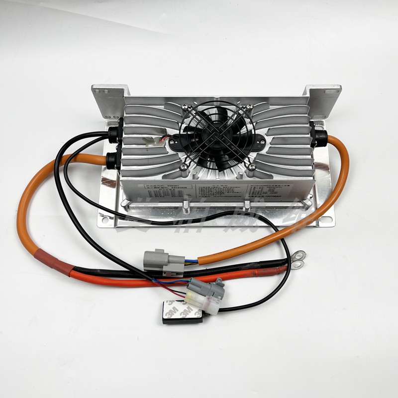 金彭D70S70S7V8充电器金鹏0V72V车载密封充电机电动四轮汽车配件