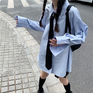 百思朵奶油蓝衬衫女复古港味学院风浅蓝色设计感长袖中长款衬衣潮