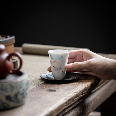 纯手绘鱼戏聚香杯白瓷胎茶杯单杯功夫茶具品茗杯